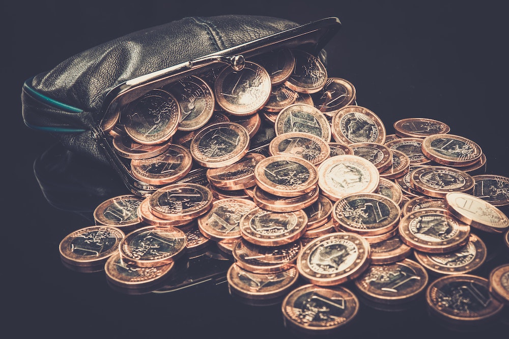 Salaire brut 2000 euros : comment négocier une prime d'intéressement ?