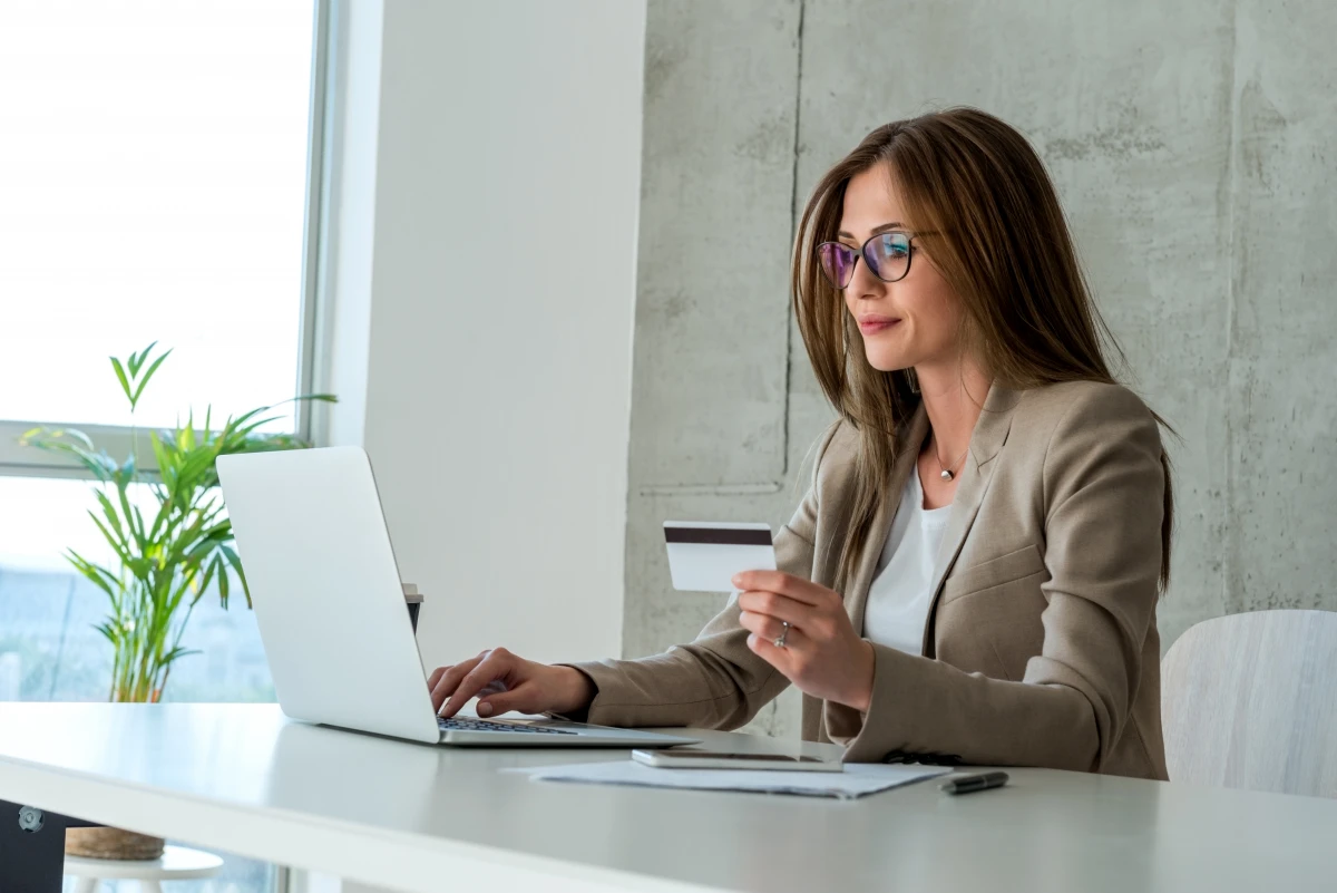 Banque en ligne pour les professionnels : une révolution à portée de clic